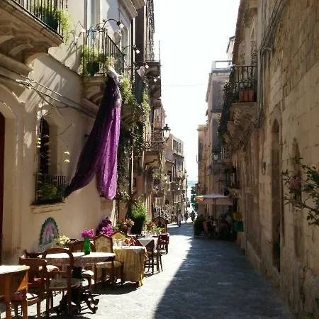 Bed and breakfast D-home Ortigia