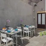 לינה וארוחת בוקר D-home Ortigia סירקוזה